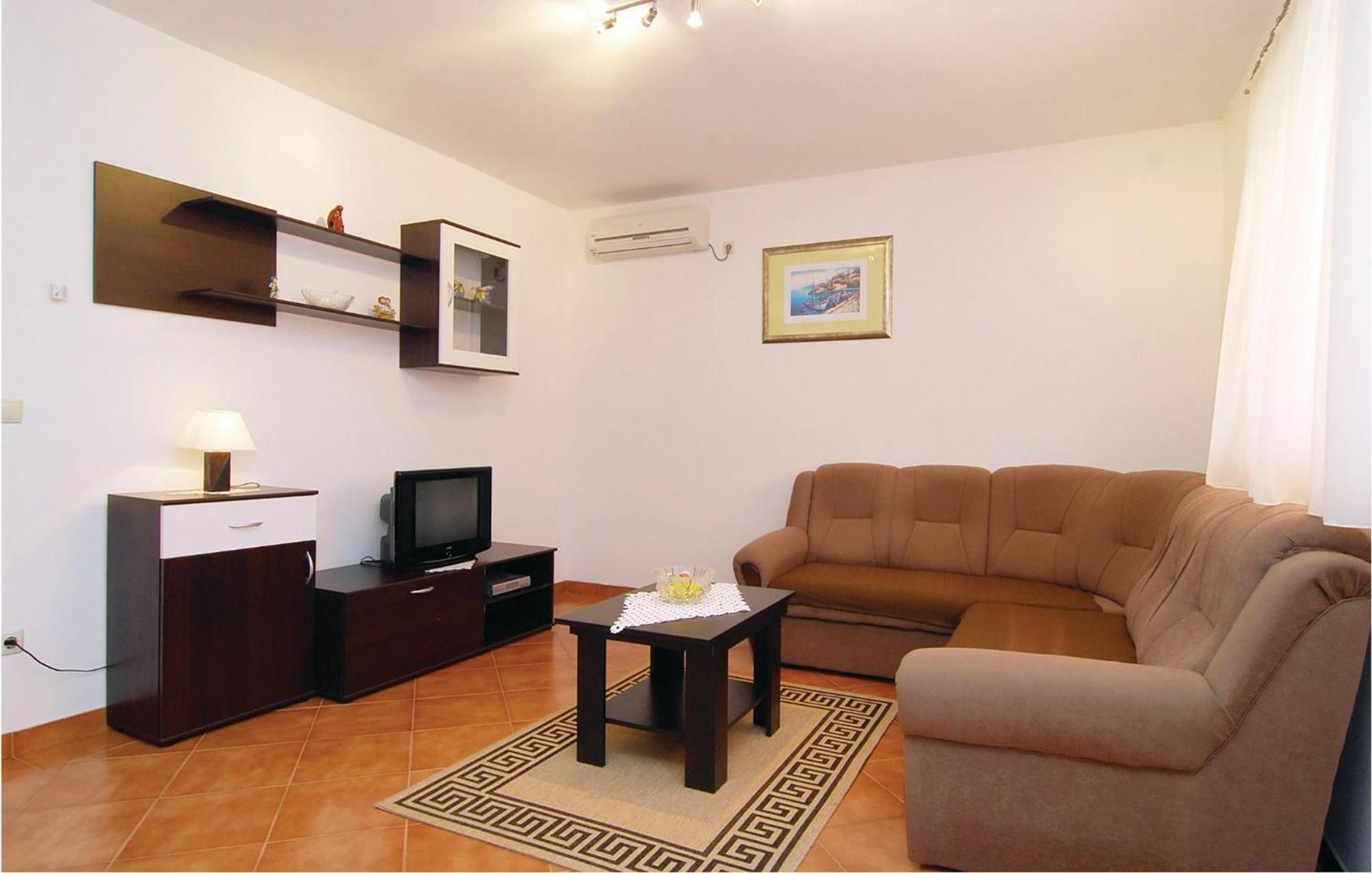 2 Bedroom Nice Apartment In วีร์ ภายนอก รูปภาพ
