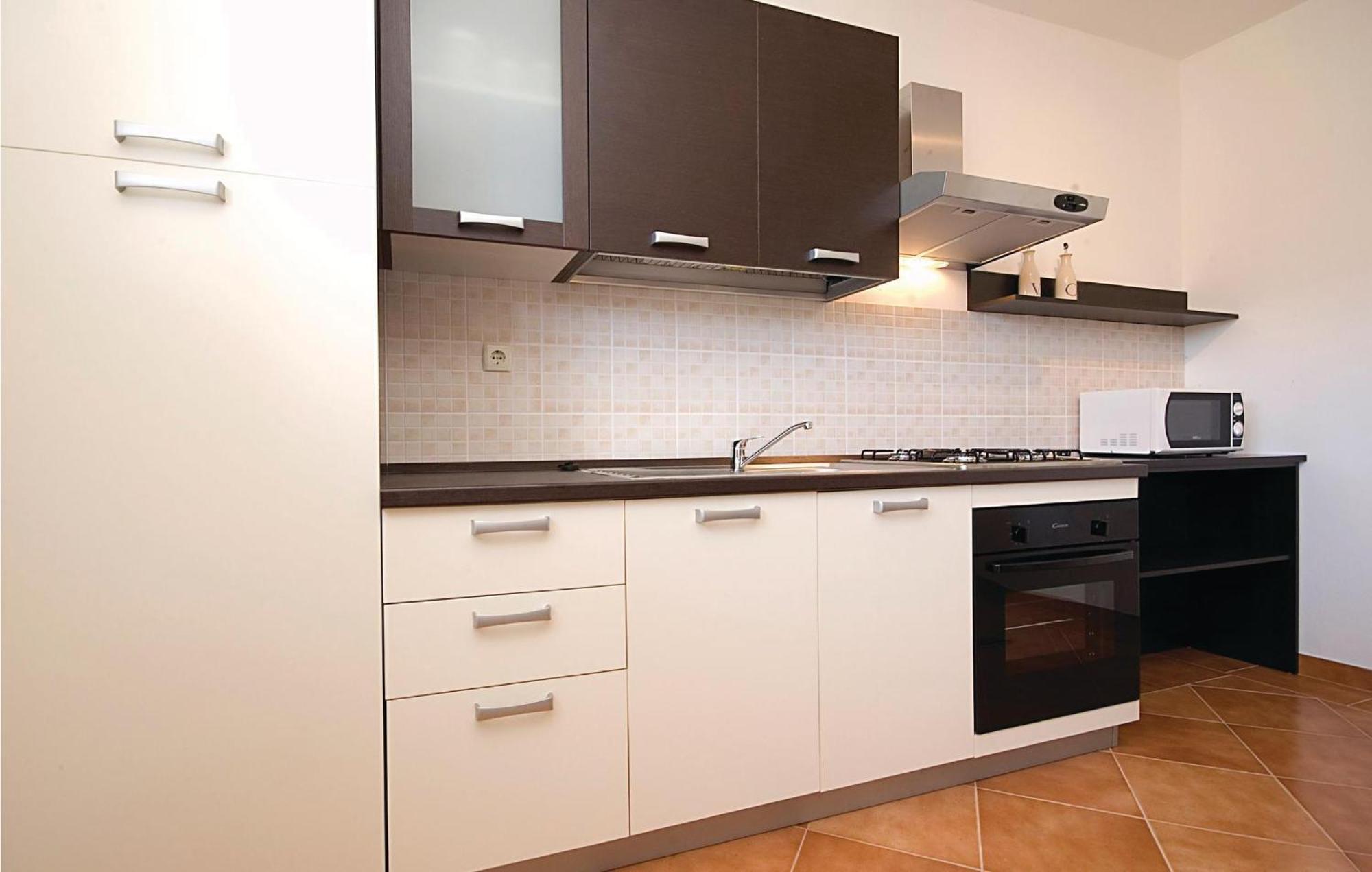 2 Bedroom Nice Apartment In วีร์ ภายนอก รูปภาพ